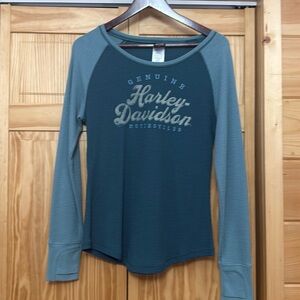 Harley Davison ladies  long sleeve shirt in great condition size medium